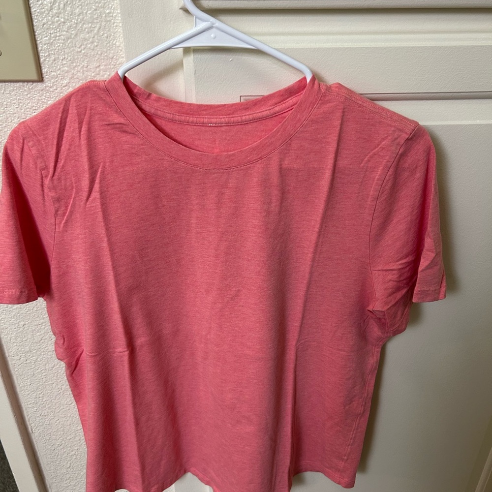 Lululemon Love Curved-Hem Crewneck T-Shirt in Heather Coral size 6